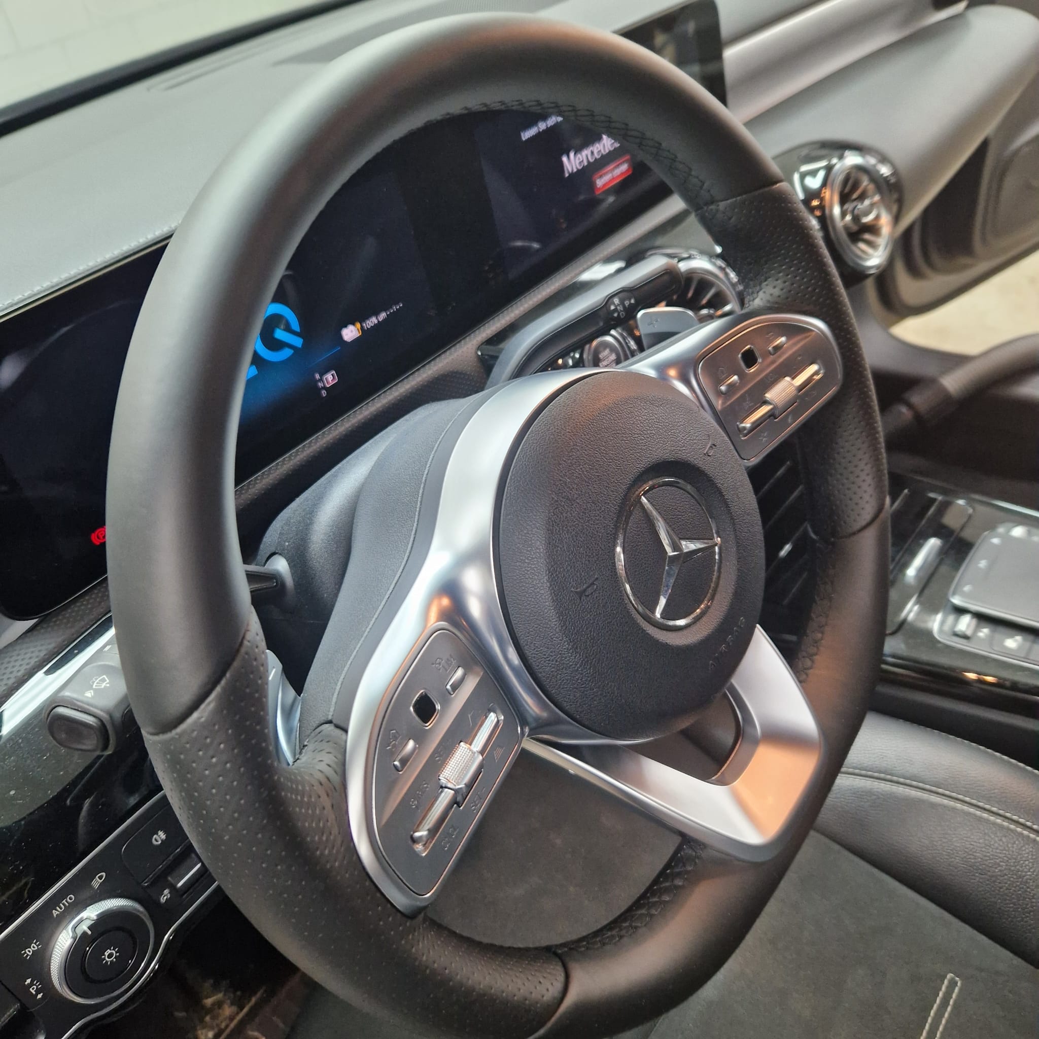 Volante Mercedes dopo il restauro